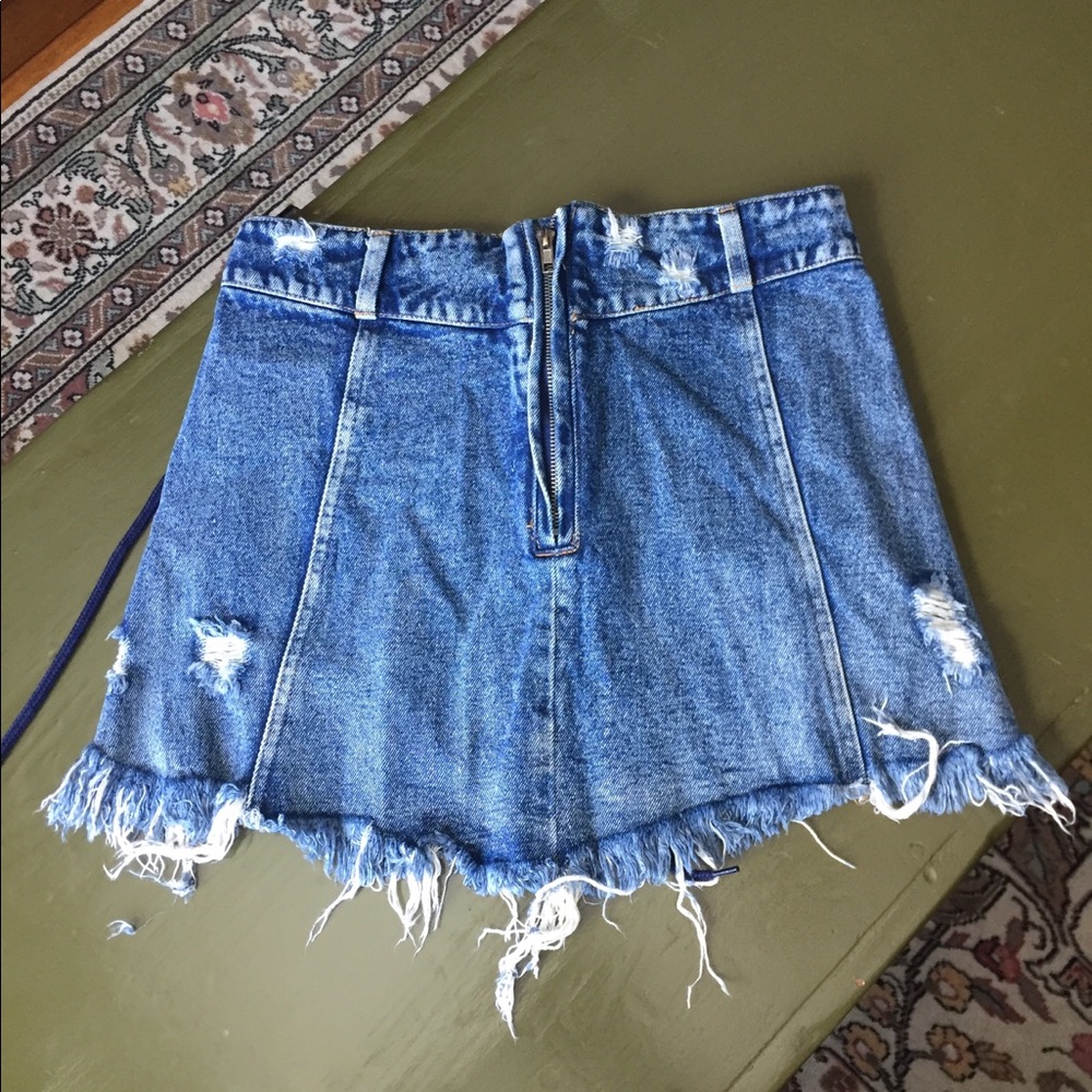 Mini skirt - Picture 2 of 2